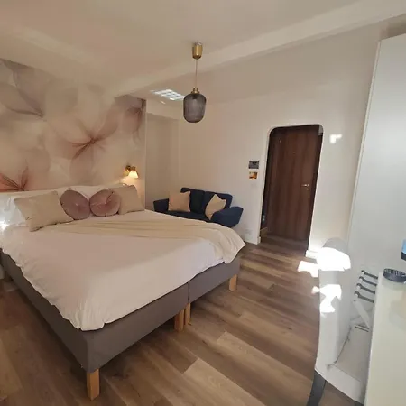 Greta & Hotel 2*
